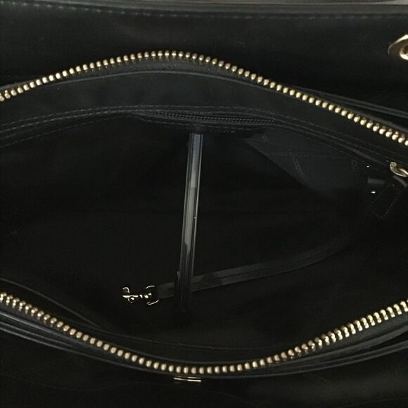 Michael Kors Susan Black Leather Quilted Medium Bag - Picture 12 of 15